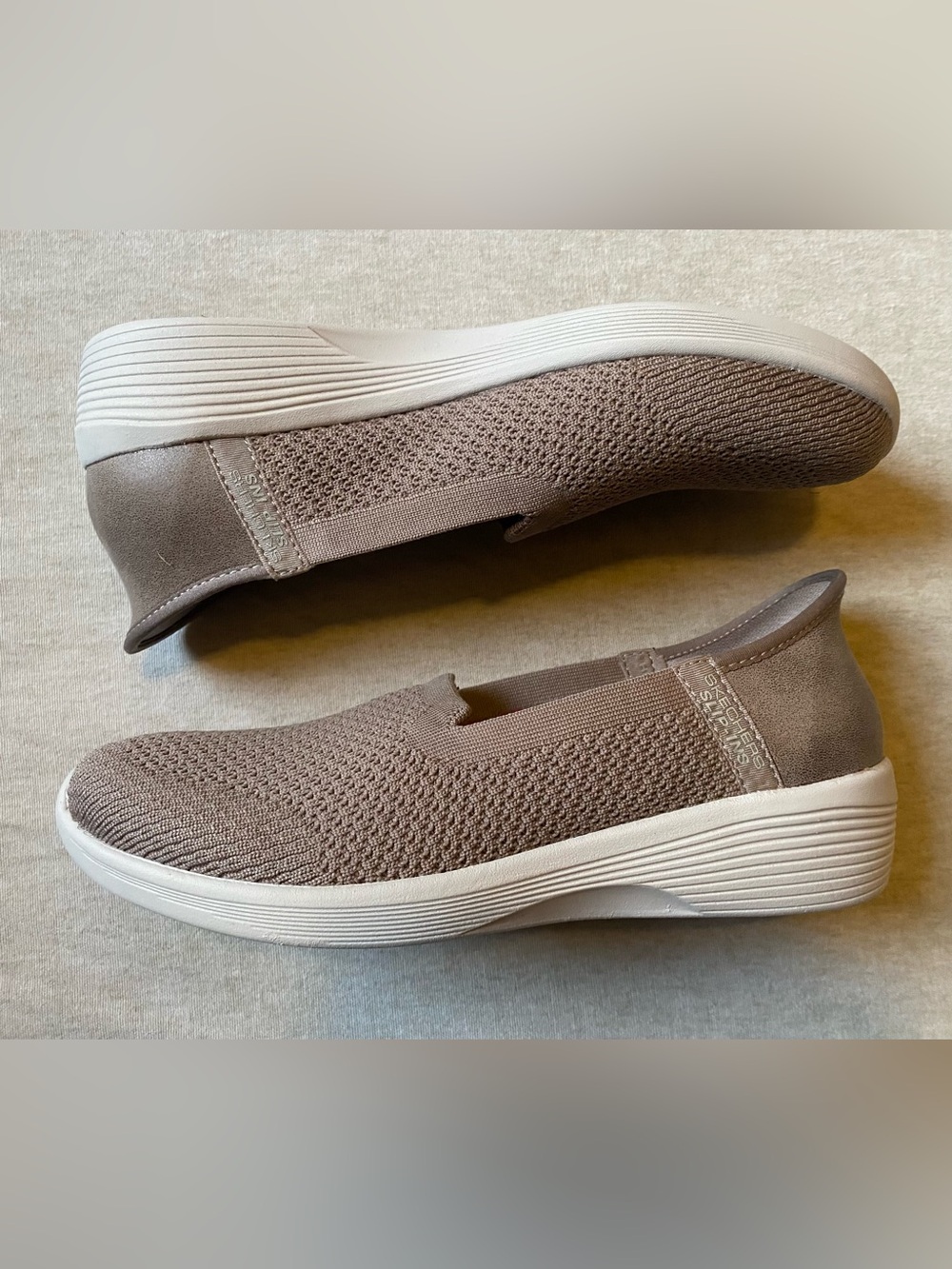 Skechers Hands Free Slip-Ins Arya Sweet Voice Taupe Loafers Women 7.5 158873